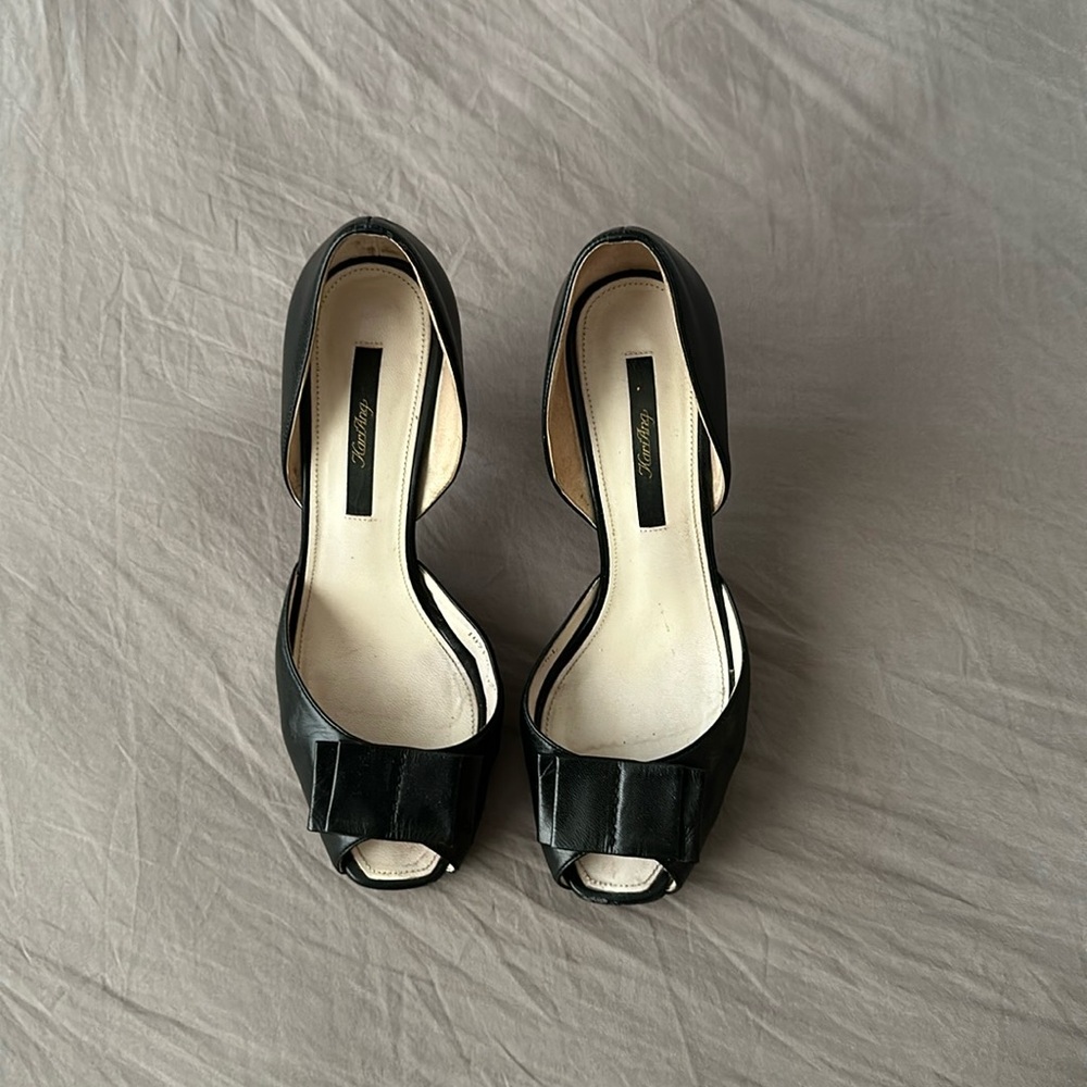 Kariang leather heels open toe black moussy pumps